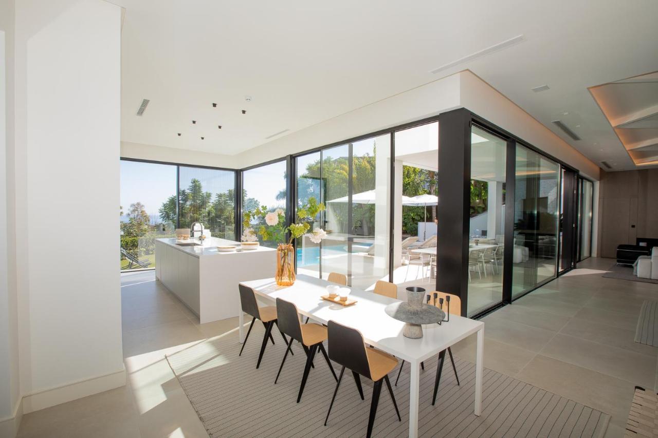 Royale, Moderna Con Piscina Y Vistas Al Mar Villa