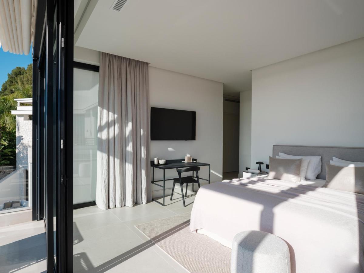 Villa Royale, Moderna Con Piscina Y Vistas Al Mar Marbella
